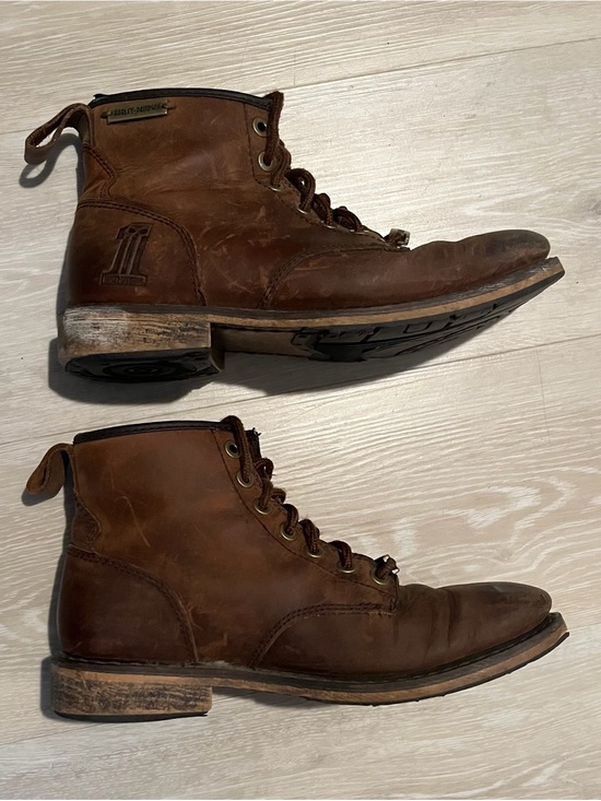 Harley-Davidson Men\'s Darrol Motorcycle Boots in brown.